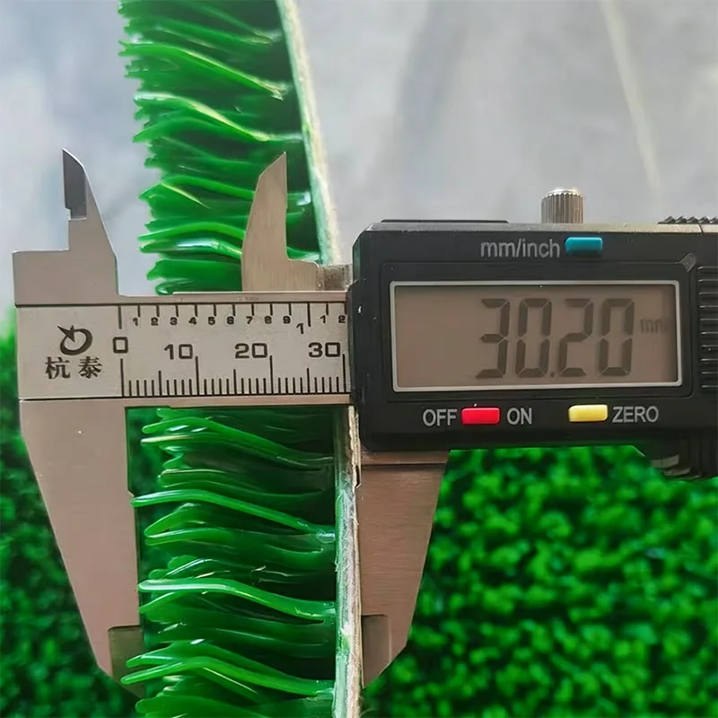 Gold-Catching Grass Mat